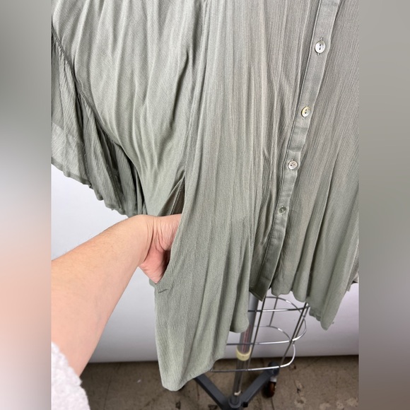 💚 3069. Oversized Button Front Ruffled Tunic Top - Picture 5 of 8